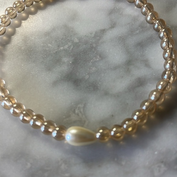 Small citrine with pearl center bracelet in size 7” - Picture 2 of 5